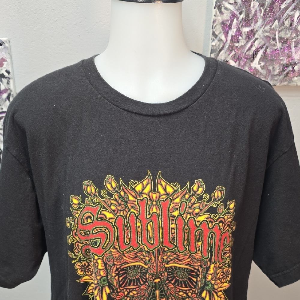 Sublime Black Tee with Vibrant Skull Design - Picture 2 of 12